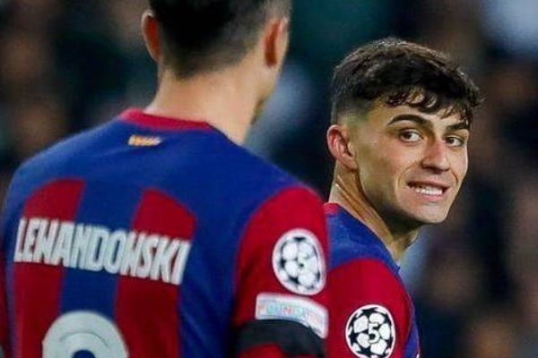  巴萨中场佩德里再度缺席将告别球场近三周