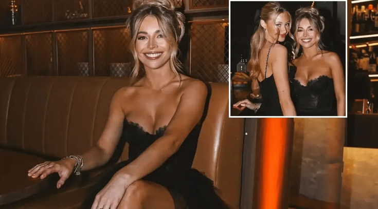  曼联球员麦克托米奈女友Cam Reading发布温馨圣诞美照