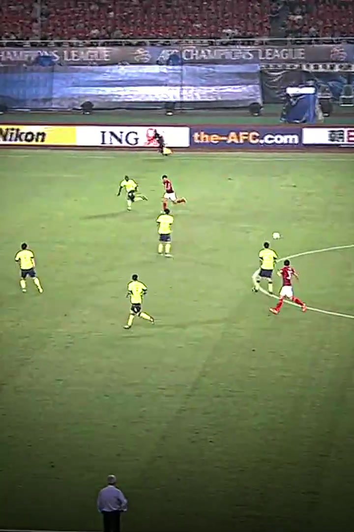  领球这下太漂亮了13年亚冠决赛艾克森这球太不讲理了