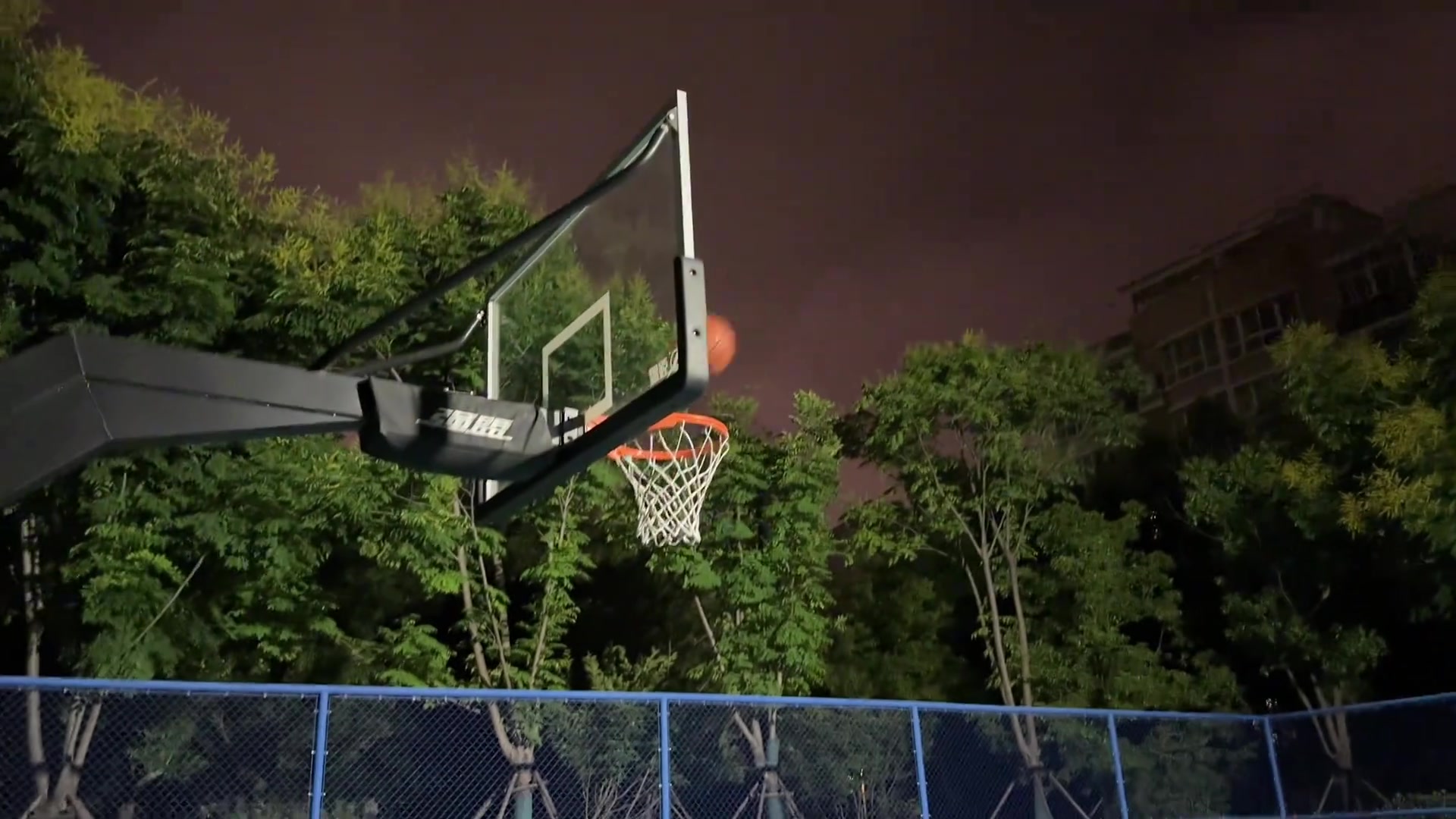  确实帅乔治这个小连招练出来找女朋友都快了