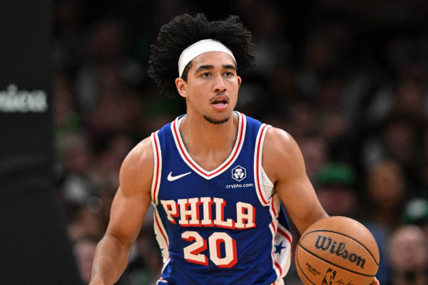 纳斯盛赞麦凯恩表现:三分威胁与进攻创造力突出